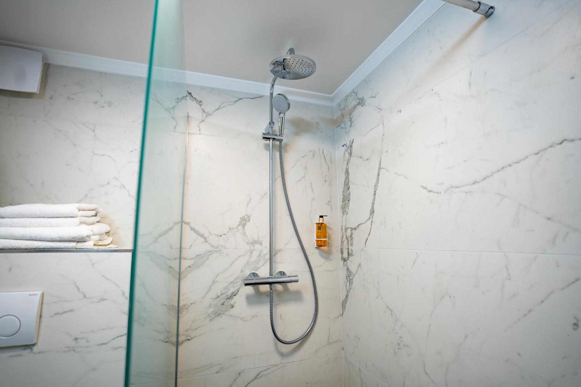 Downtown Double Room Deluxe With Joint Kitchen Budapest Exterior photo