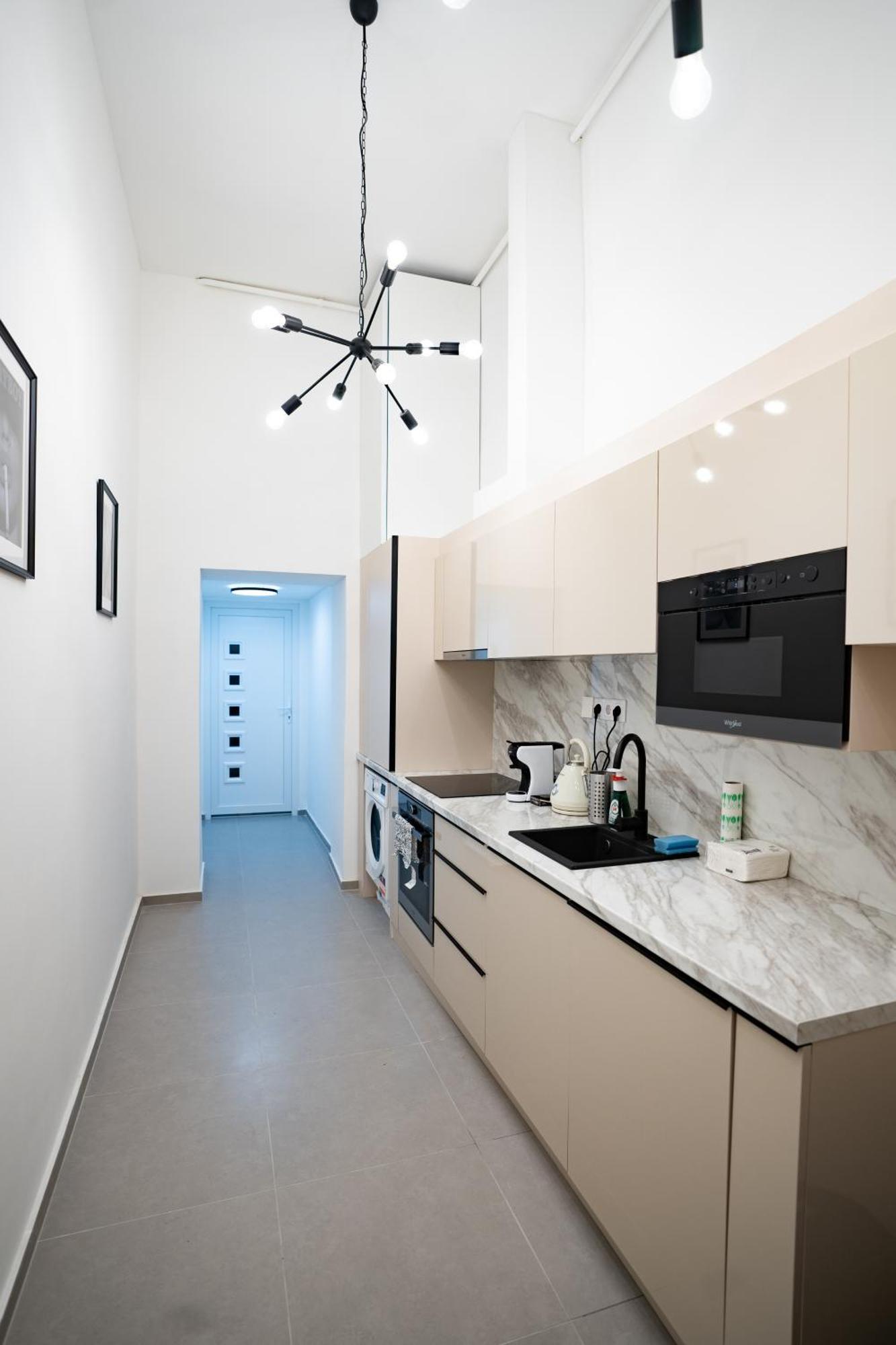 Downtown Double Room Deluxe With Joint Kitchen Budapest Exterior photo